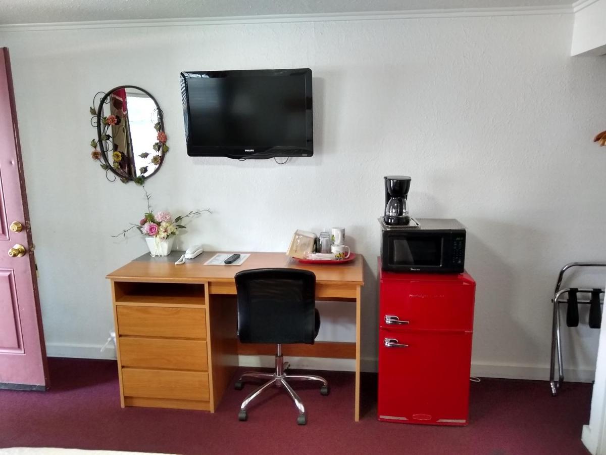 Holiday Motel בנד מראה חיצוני תמונה