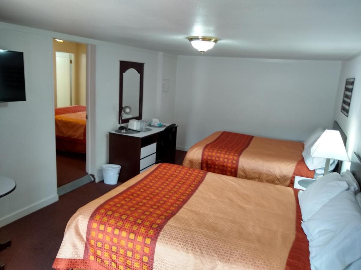 Holiday Motel בנד מראה חיצוני תמונה