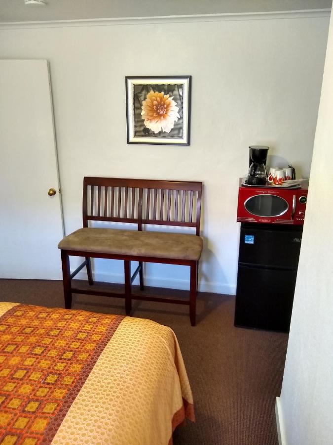 Holiday Motel בנד מראה חיצוני תמונה