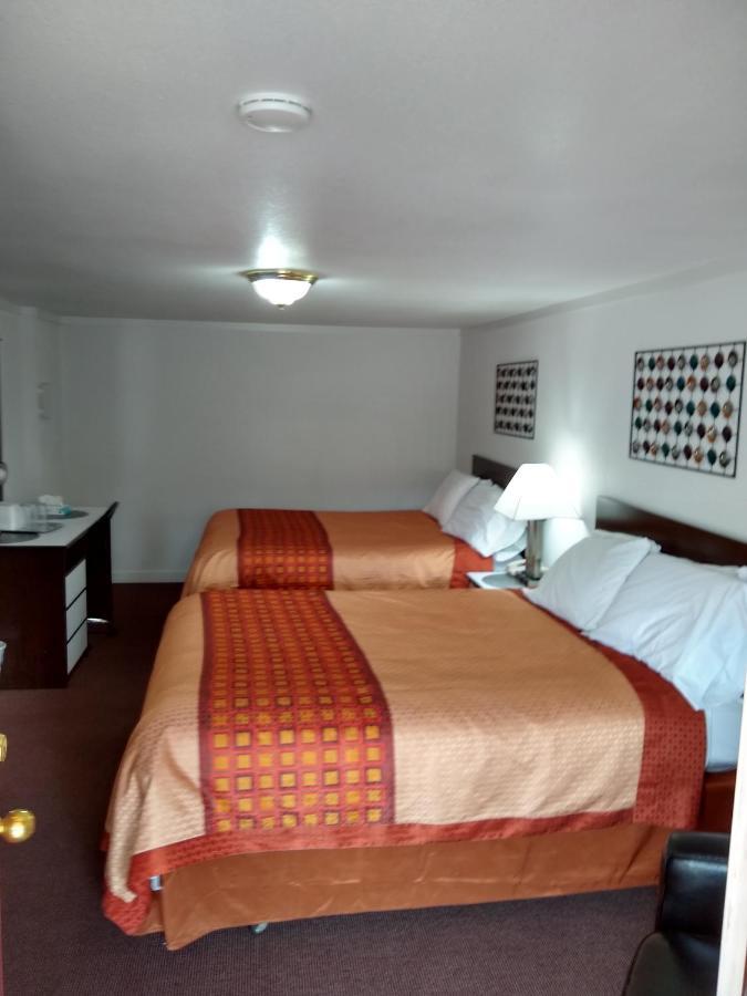 Holiday Motel בנד מראה חיצוני תמונה