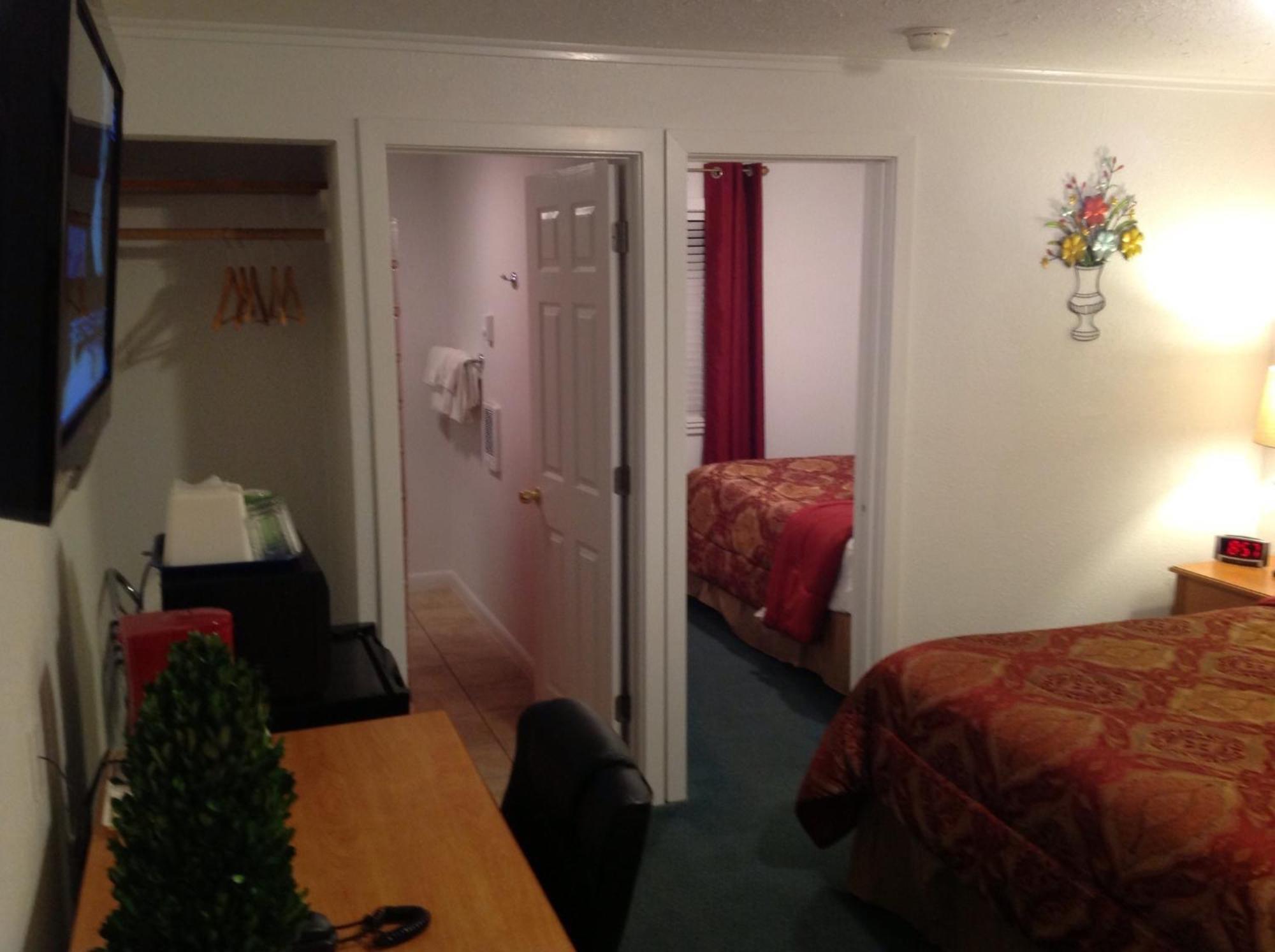 Holiday Motel בנד מראה חיצוני תמונה