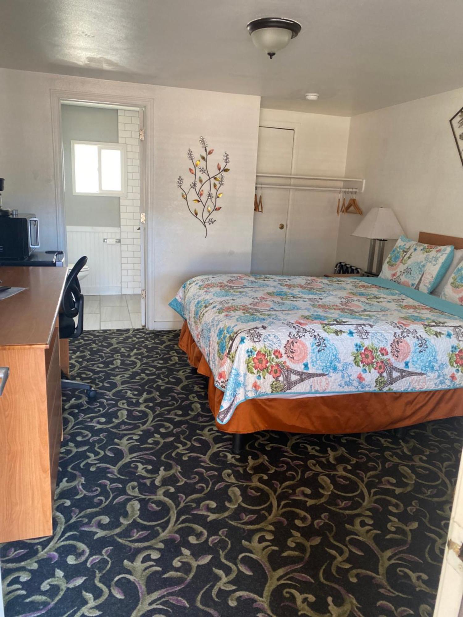 Holiday Motel בנד מראה חיצוני תמונה