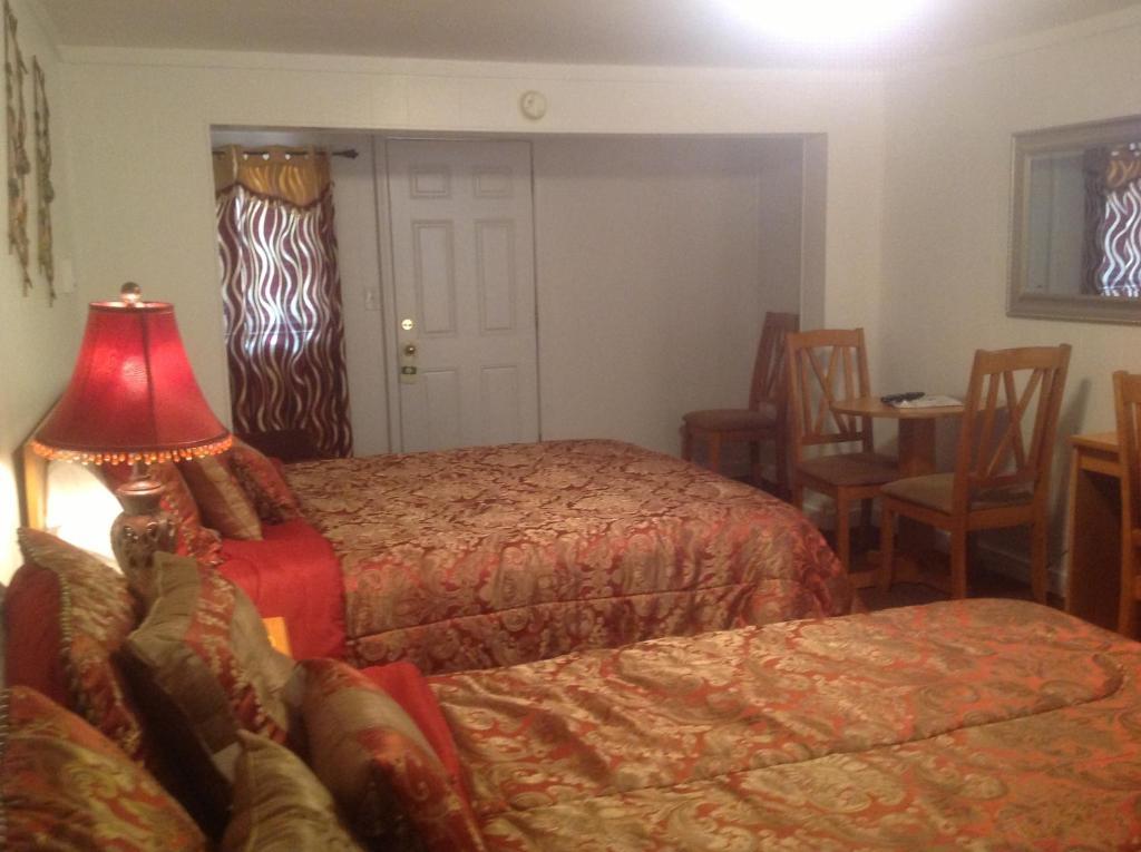 Holiday Motel בנד מראה חיצוני תמונה