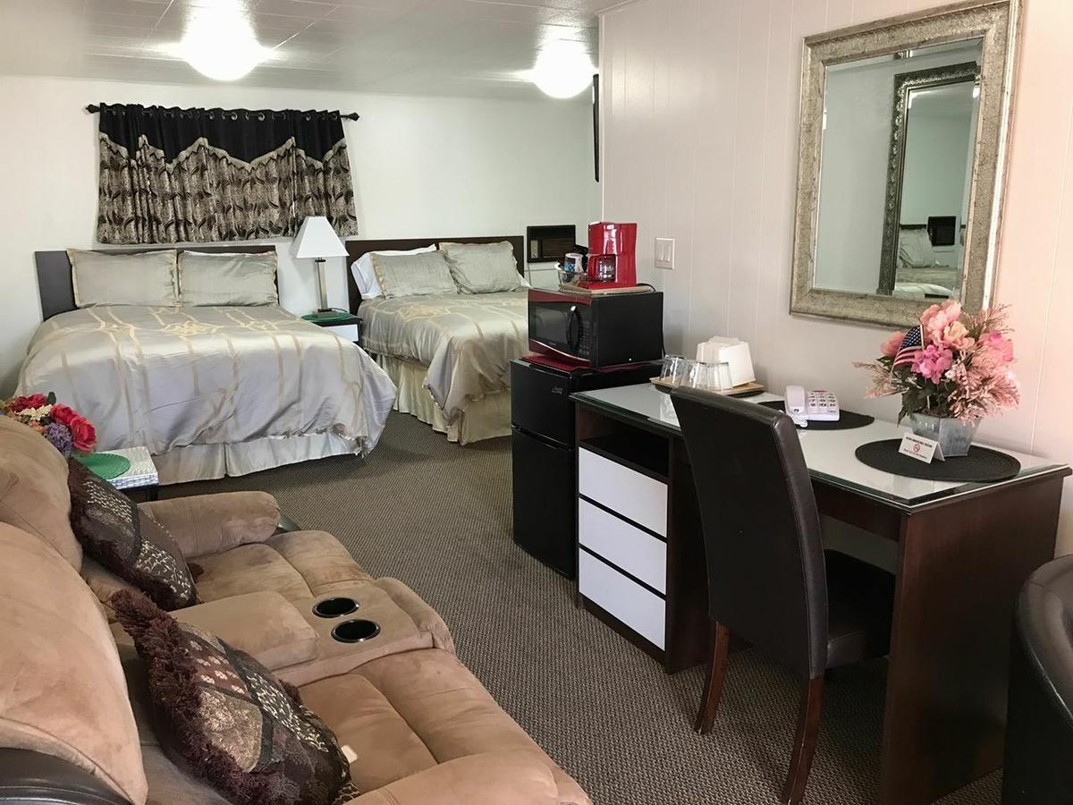 Holiday Motel בנד מראה חיצוני תמונה