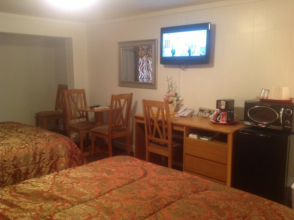 Holiday Motel בנד מראה חיצוני תמונה