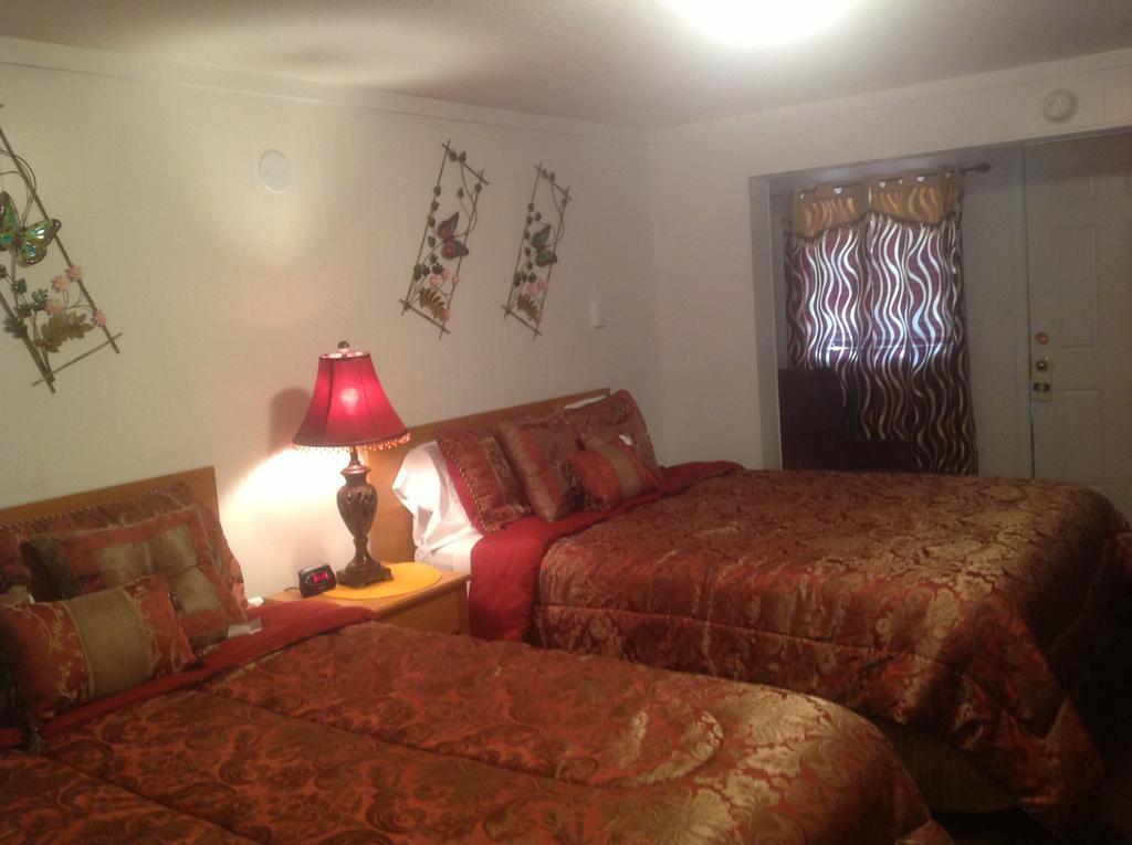 Holiday Motel בנד מראה חיצוני תמונה